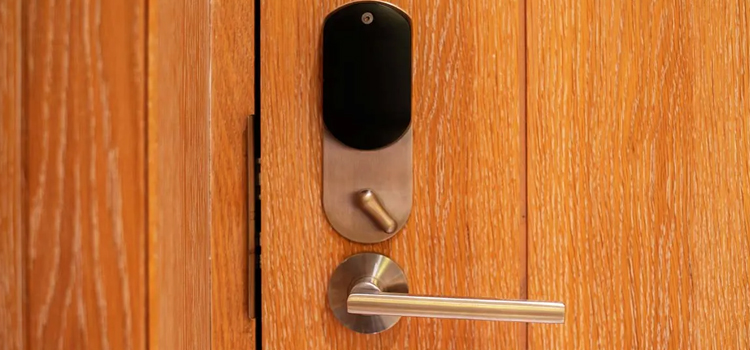 Automatic Locking Door Knob Nipomo